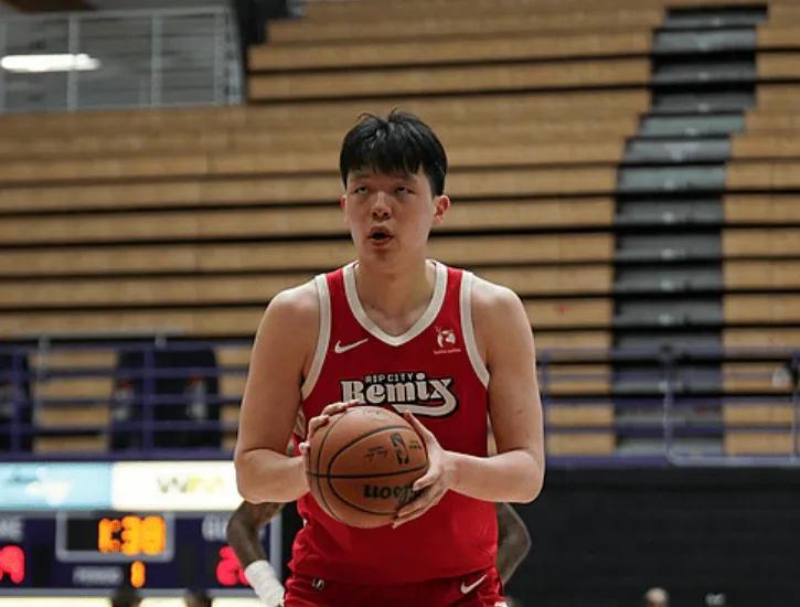 开云体育官网-杨瀚森G联赛轰31分！奈何队友太独关键球无球权，防守被点需总结